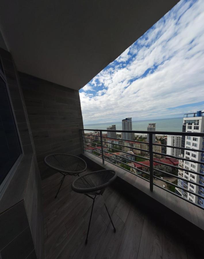 Pirosmani Mini Hotel Батумі Екстер'єр фото
