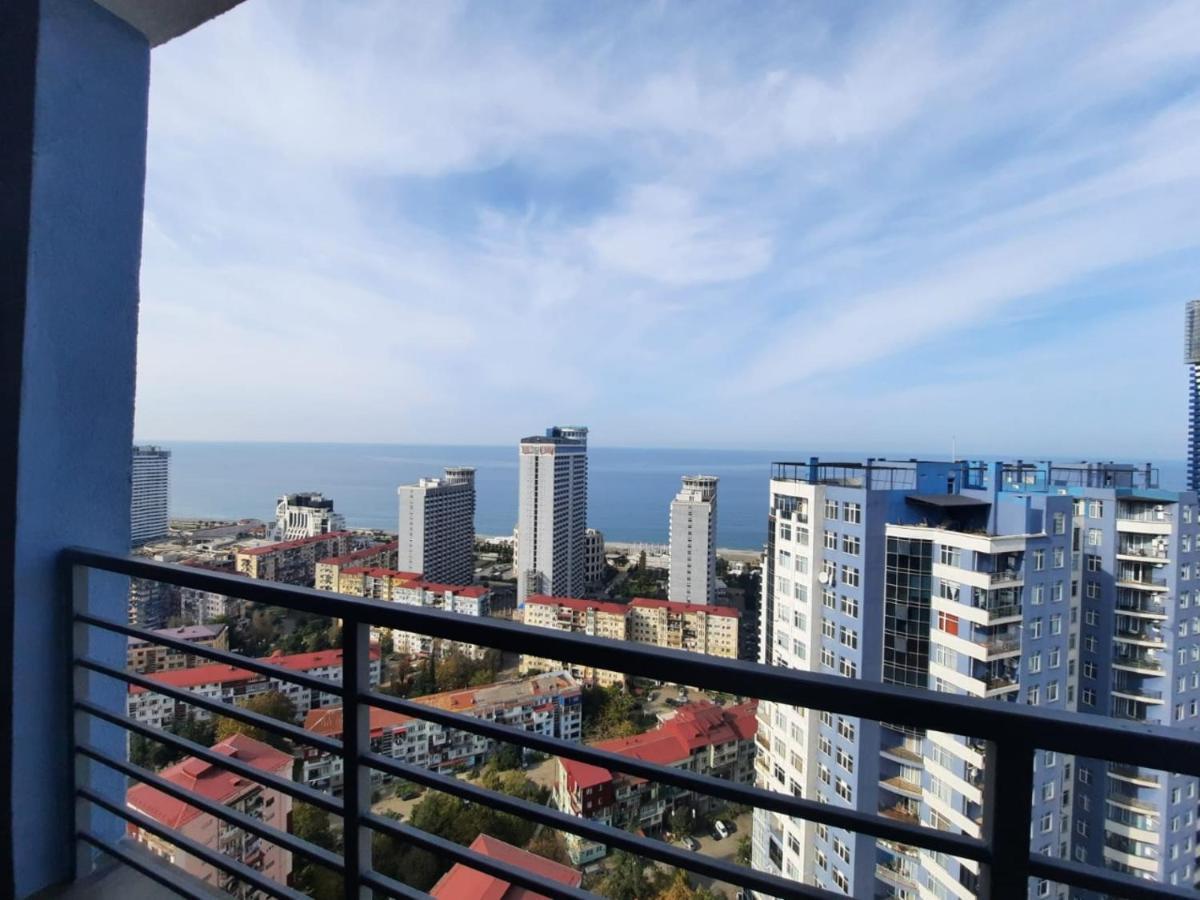 Pirosmani Mini Hotel Батумі Екстер'єр фото
