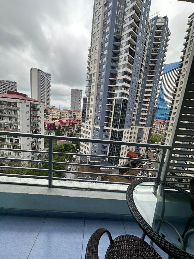 Pirosmani Mini Hotel Батумі Екстер'єр фото
