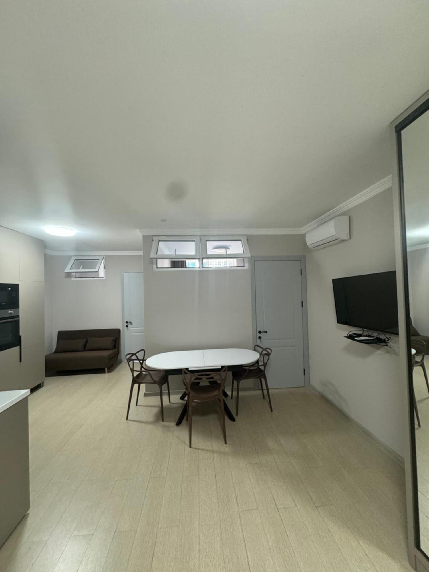 Pirosmani Mini Hotel Батумі Екстер'єр фото
