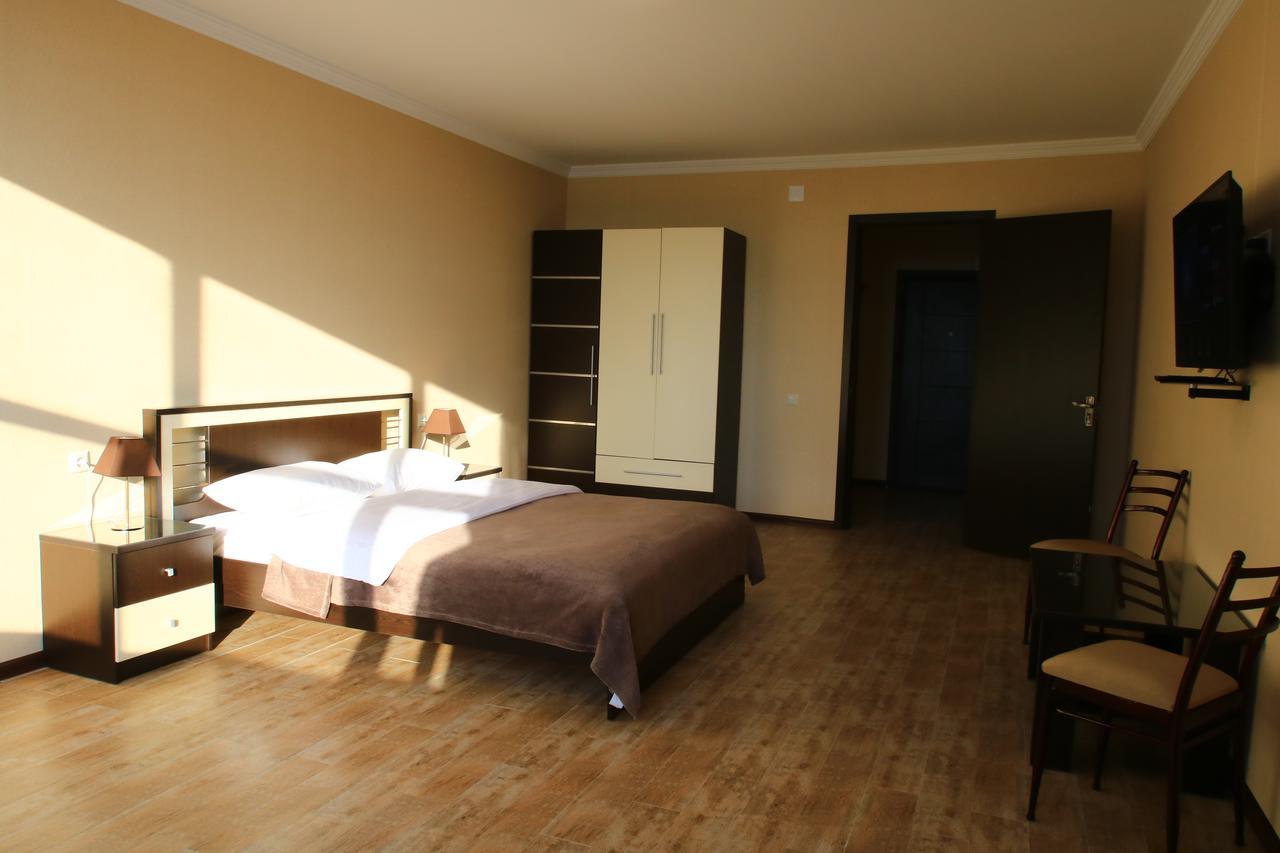 Pirosmani Mini Hotel Батумі Екстер'єр фото