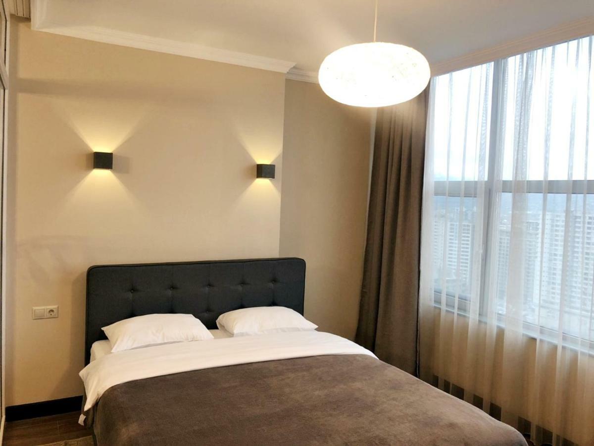 Pirosmani Mini Hotel Батумі Екстер'єр фото